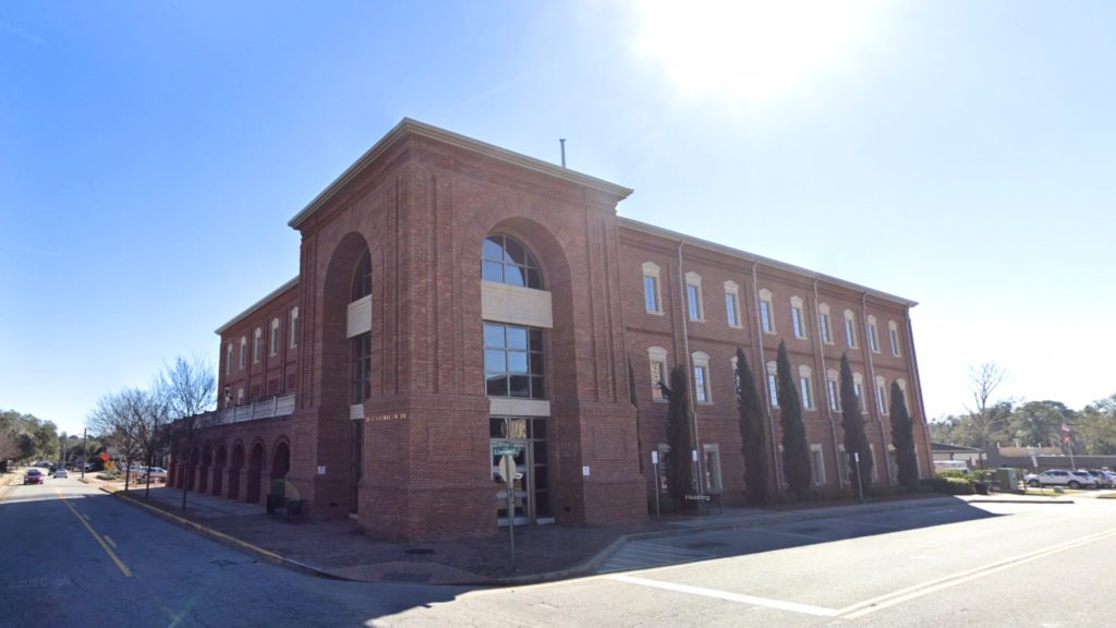 City Guide for Hinesville Georgia, 203 W Oglethorpe Hwy City Guide, EB-3 Visa green card jobs