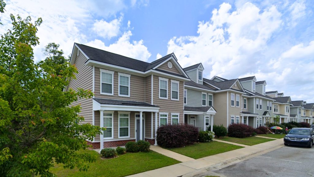 City Guide for Hinesville Georgia, 203 W Oglethorpe Hwy City Guide, EB-3 Visa green card jobs