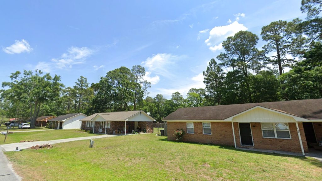 City Guide for Hinesville Georgia, 203 W Oglethorpe Hwy City Guide, EB-3 Visa green card jobs