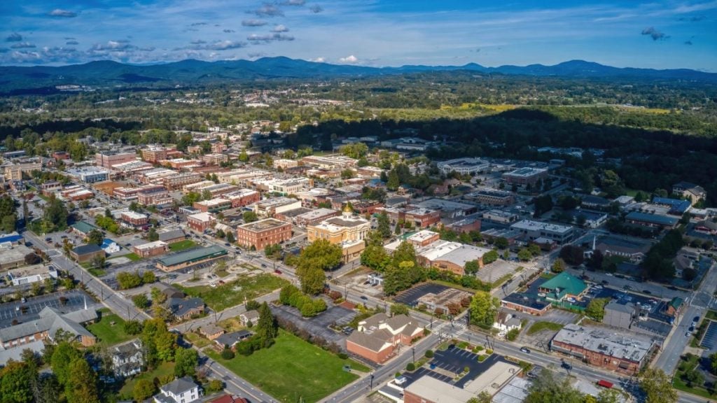 City Guide for Hendersonville North Carolina, Hendersonville North Carolina City Guide, EB-3 Visa green card jobs