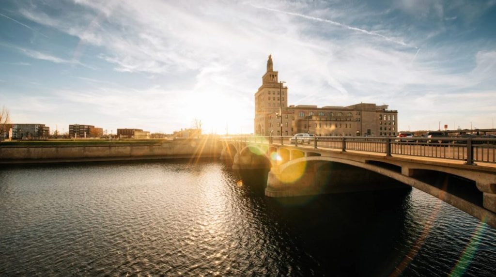 City Guide for Cedar Rapids Iowa, Cedar Rapids Iowa City Guide, EB-3 Visa green card jobs