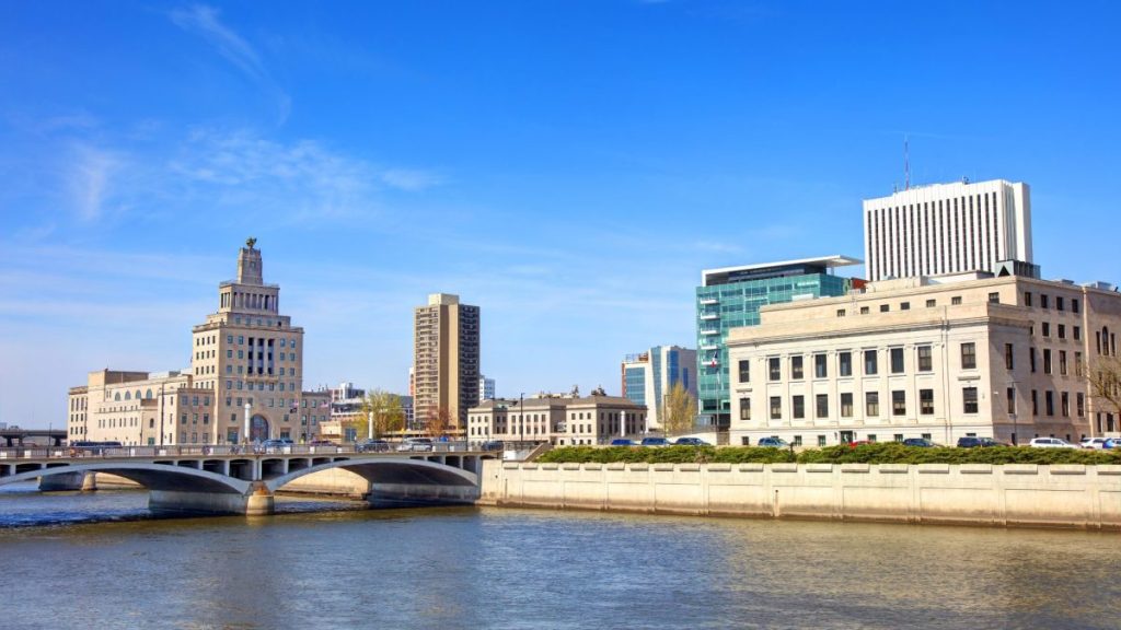 City Guide for Cedar Rapids Iowa, Cedar Rapids Iowa City Guide, EB-3 Visa green card jobs