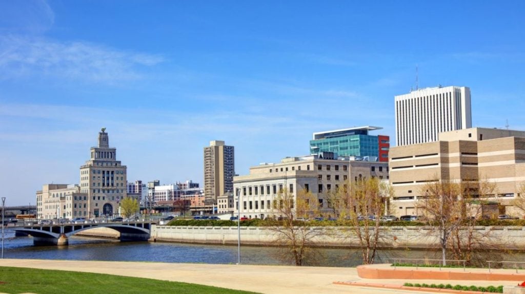 City Guide for Cedar Rapids Iowa, Cedar Rapids Iowa City Guide, EB-3 Visa green card jobs