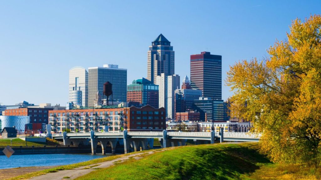City Guide for Des Moines Iowa, Des Moines Iowa City Guide, EB-3 Visa green card jobs